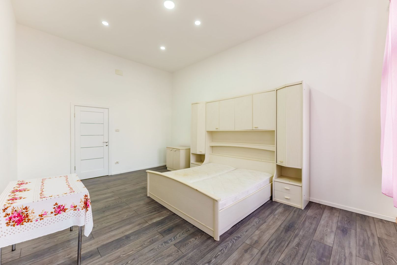 Apartament ultracentral cu 3 camere Arad - Poză 5