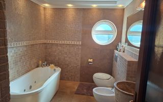 BRASADAS vinde casa cu iesire la lac - Poză 30