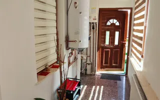 Vila 10 camere,pretabil compartimentare in 2 unitati separate,ASTRA. - Poză 18
