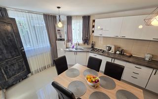 Casa 7 camere 3 bai 2 intrari Zona Garii - Poză 28
