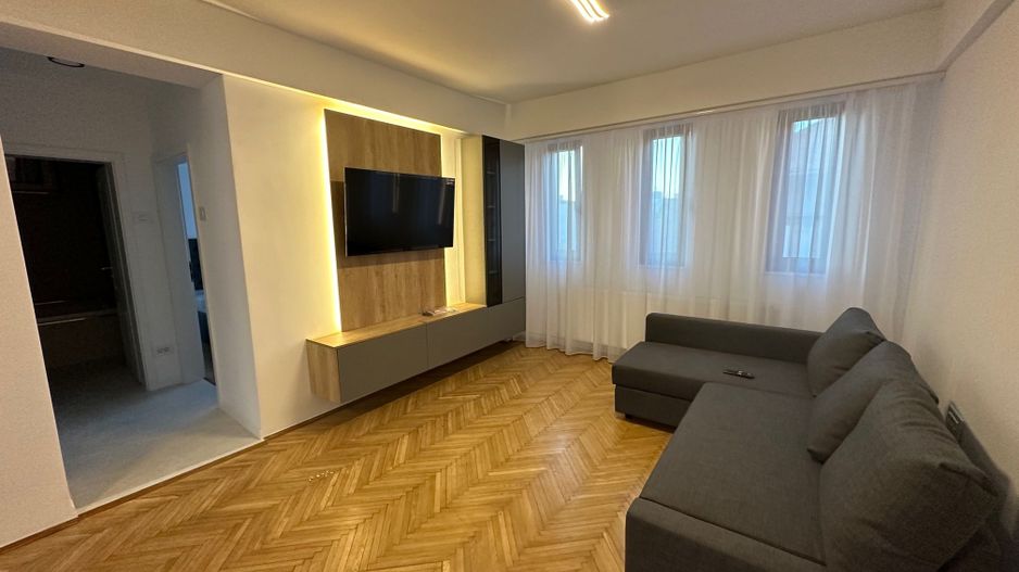Apartament cu 3 camere de închiriat în zona Ultracentral - Poză 1