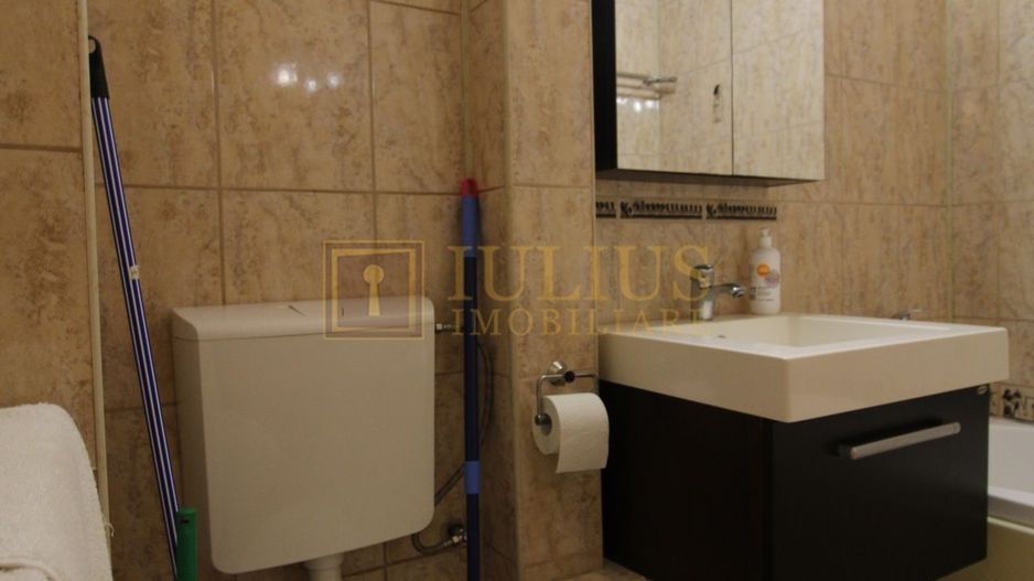 3 camere + 2 bai, centrala proprie. zona Aradului. - Poză 18