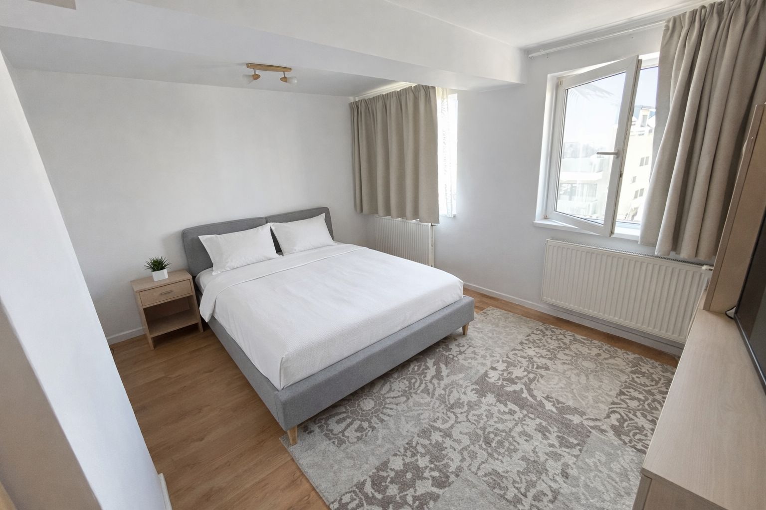Apartament decomandat si parcare - Poză 2