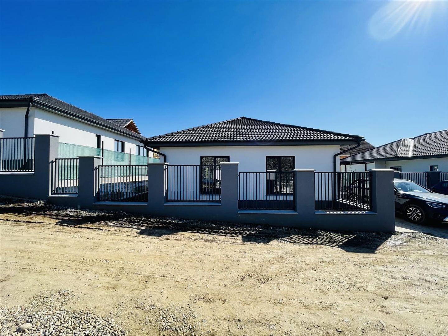 Casa P finisata zona Oncea - Poză 2