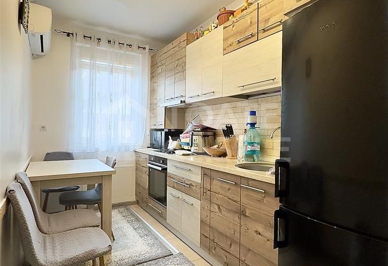Apartament cu 3 camere de vanzare in zona Eroilor, Floresti - Poză 2
