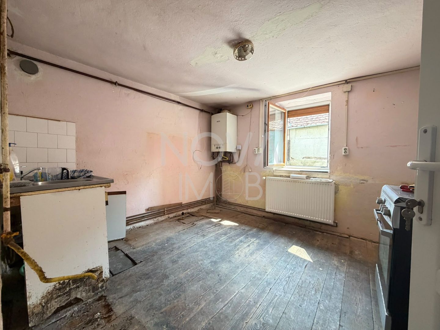 Casa individuala de vanzare cu COMISION 0, Zona Lazaret / Lupeni - Poză 5