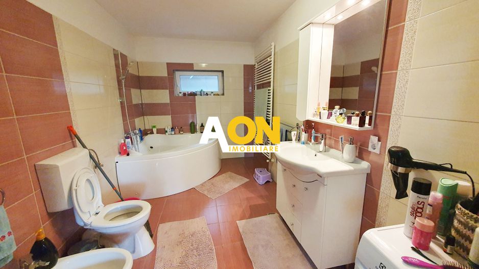 Casa pt 2 familii sau pt. clinica medicala, 8 camere, 486 mp teren - Poză 7