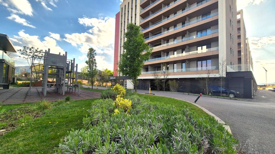 Zona Coresi, str. 13 Decembrie, apartament spațios, bloc nou, loc parcare - Poză 1