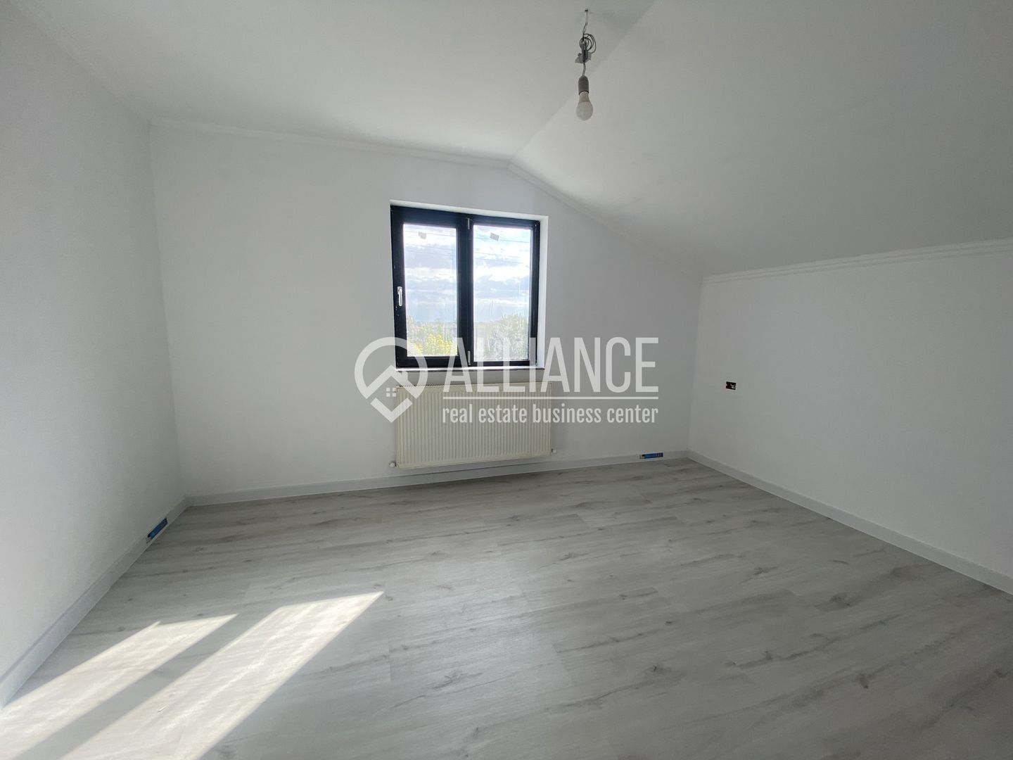 Valu lui Traian (COD 07) Casă P+M cu 5 camere, teren de 517 mp - Poză 14