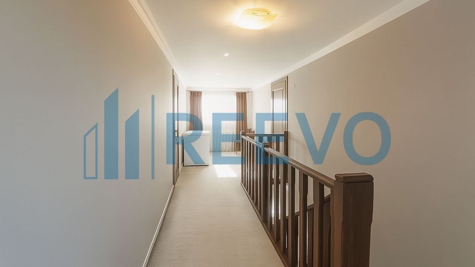 Proprietate Premium cu Două Case și Piscină în Hemeiuș - Poză 12