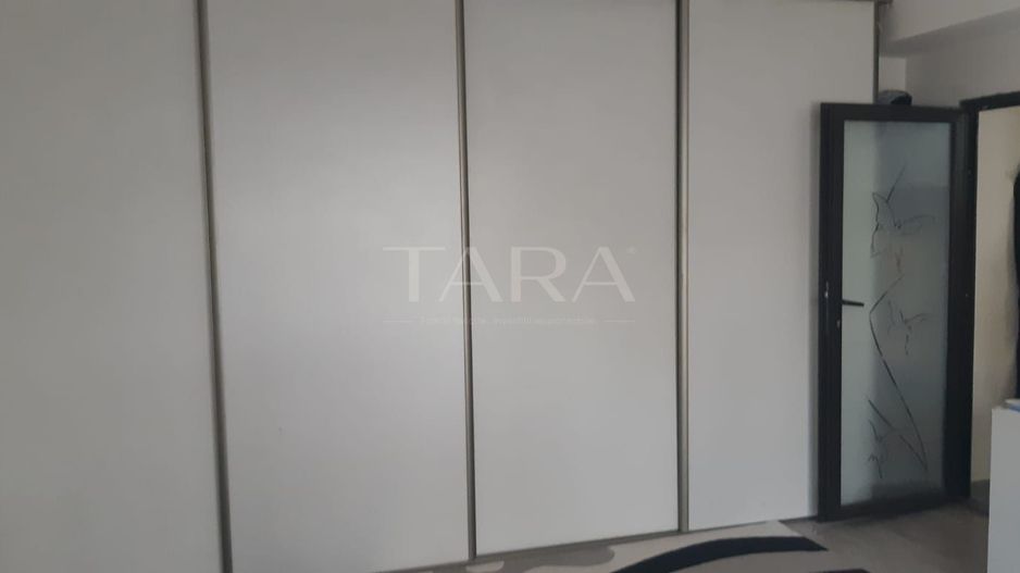 Apartament cu doua camere, decomandat, Zona BRD, Marasti. - Poză 3