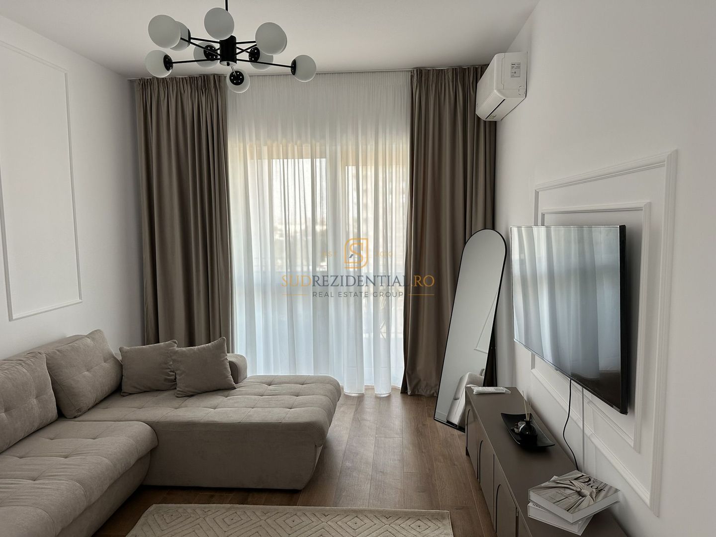 De închiriat 2 camere, Vienna Parkside, Mobilat + Parcare - Poză 1