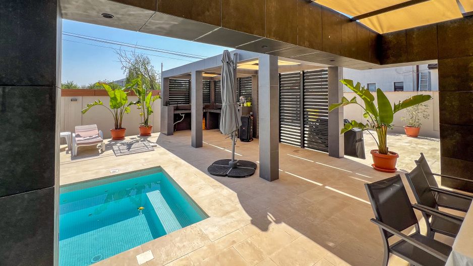 NEW VILLA TO RENT |  Vila premium cu piscina și jacuzzi încălzite - Poză 59