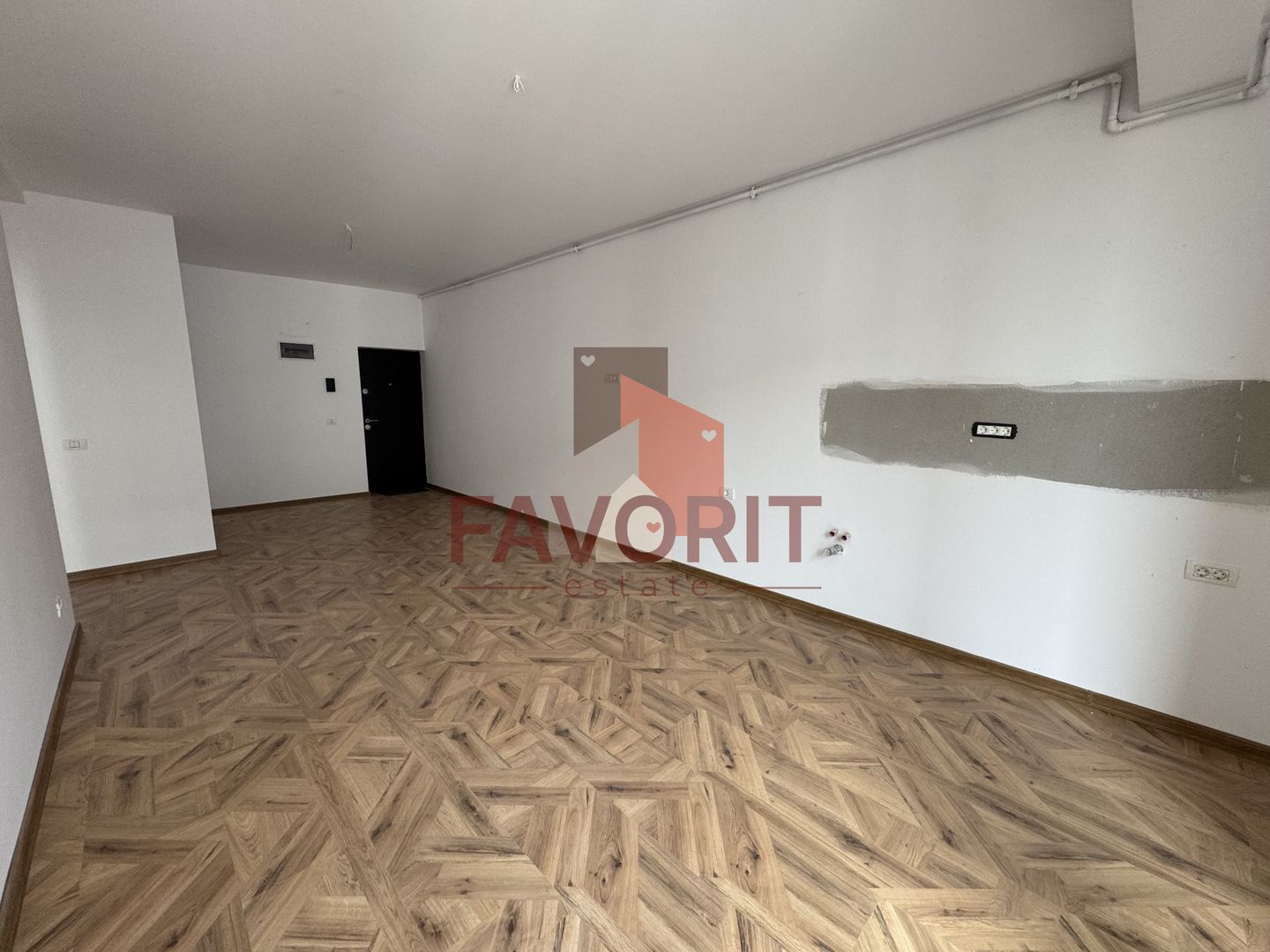 Etaj intermediar. Loc de parcare. Disponibil imediat - Poză 3