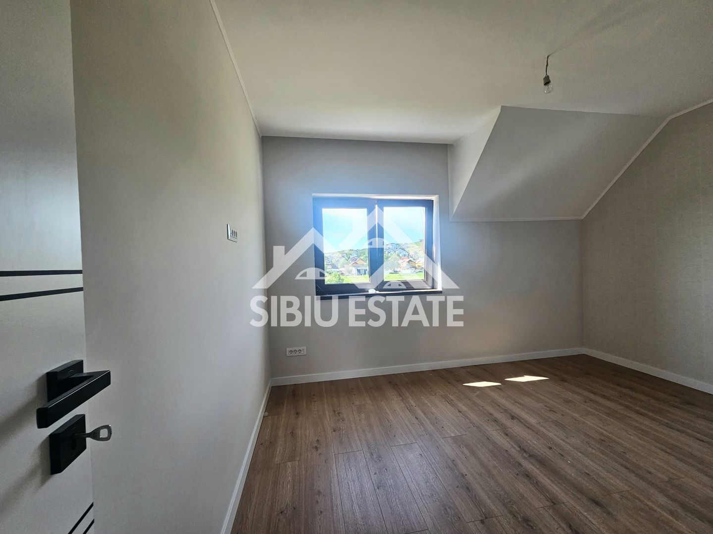 Casa 4 camere 2 bai gata de mutat - Poză 13