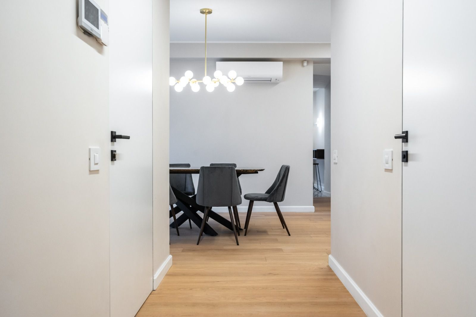 Vila modernista de închiriat  | Zona Calea Călărași | 4 locuri parcare - Poză 11