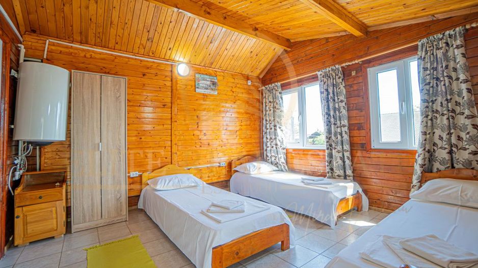 2 vile turistice - 13 camere - afacere la cheie! - Poză 10