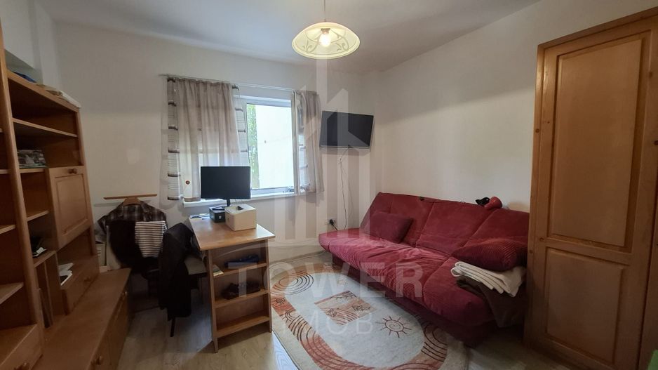 Apartament 4 camere -etaj 1, zona V. Aron - Poză 15