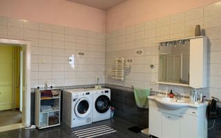 Casa versatila   P+E+M in zona  isorica Sinaia - Poză 20