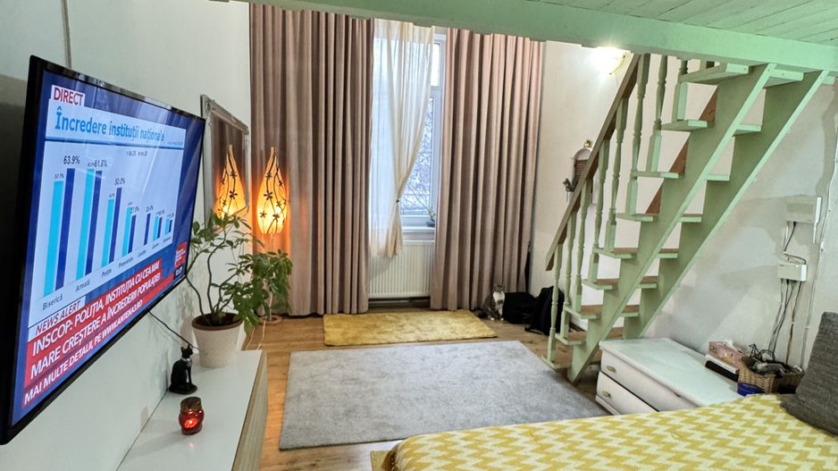 Casa Ultracentrala în Oradea, pe malul Crișului Repede - Poză 1