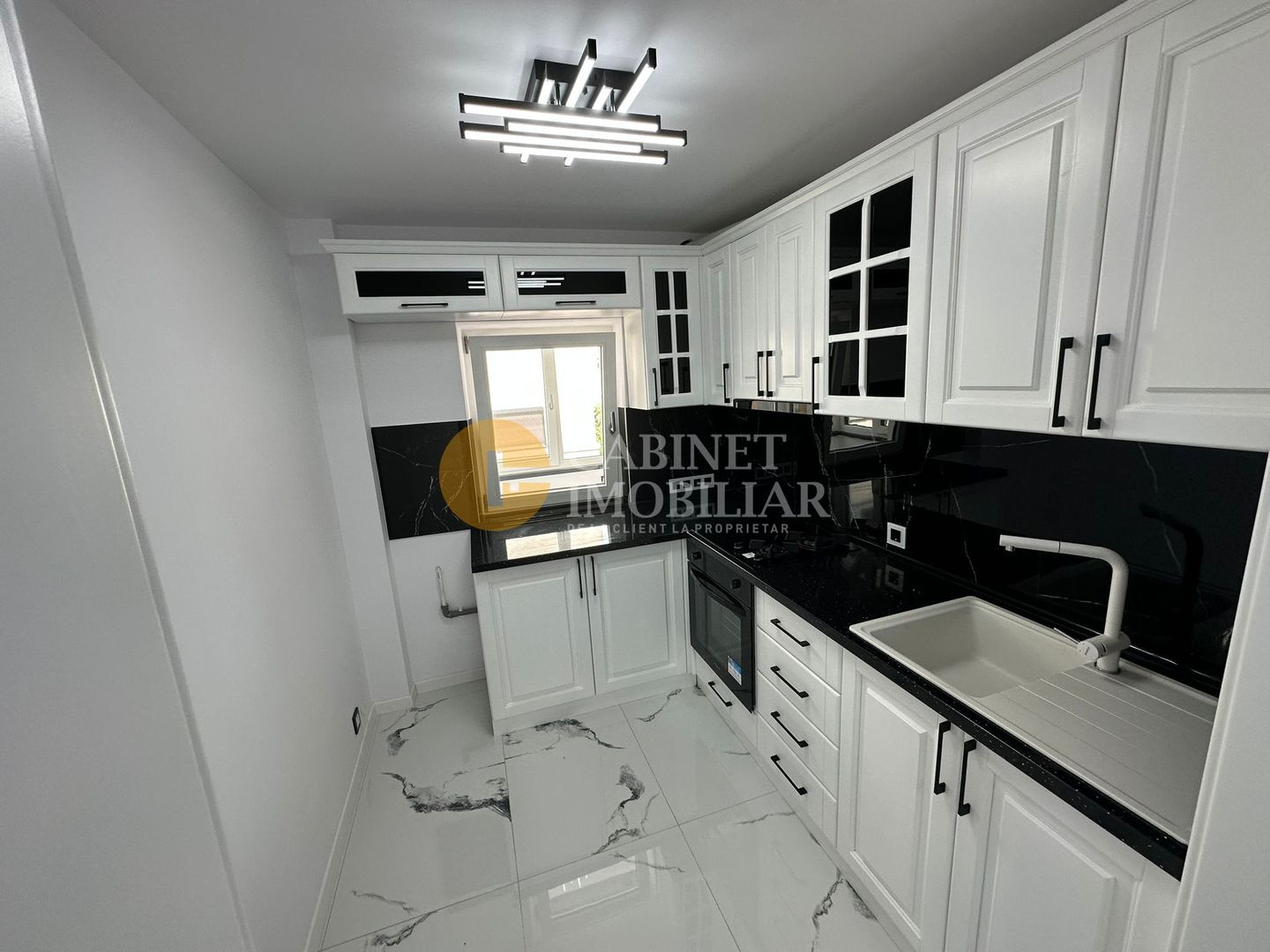 PODUL DE FIER - 2 camere decomandat - etaj intermediar - bloc 1982 - Poză 1