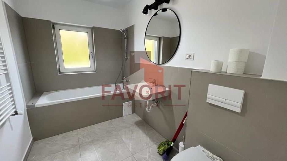 Mobilat si utilat. Vedere la padure. Parcare cu bariera - Poză 10