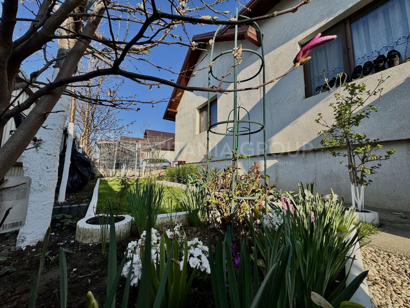 Se vinde “acasa”, 4 camere decomandate, panouri+baterii, teren 397mp,m - Poză 12