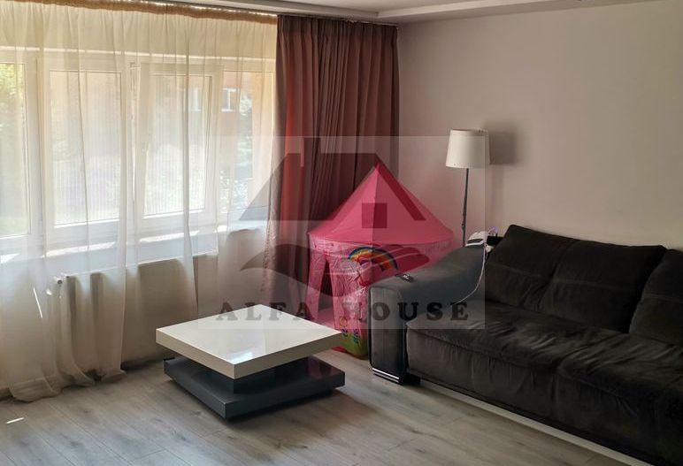 Apartament cu trei camere, zona Racadau 74 mp - parcul Trandafirilor - Poză 2