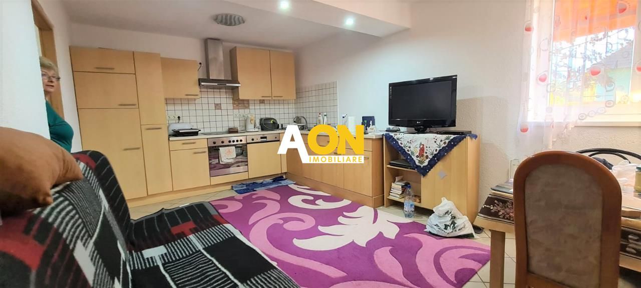 Casa pentru 2 familii, 7 Camere, 2 Garaje, 1500MP Teren - Poză 7