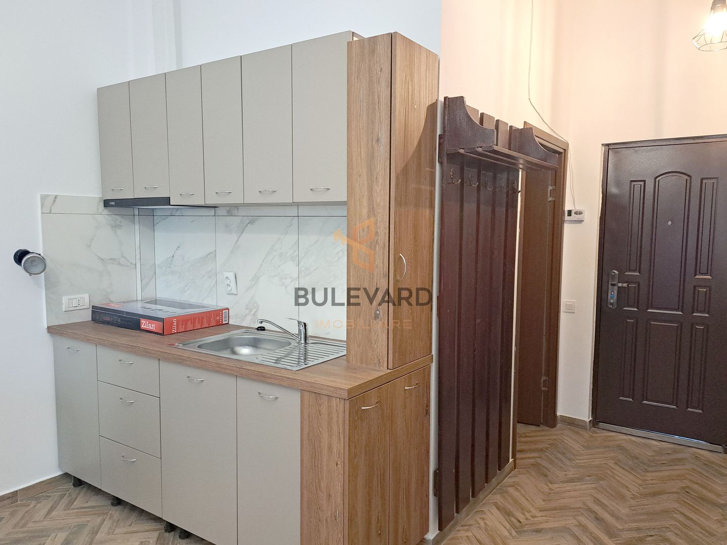 Garsoniera de inchiriata in zona Metro! - Poză 6