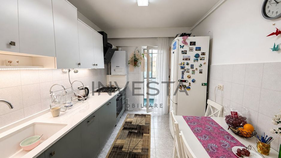 Apartament decomandat cu 4 camere si 2 balcoane - zona Marasti! - Poză 1