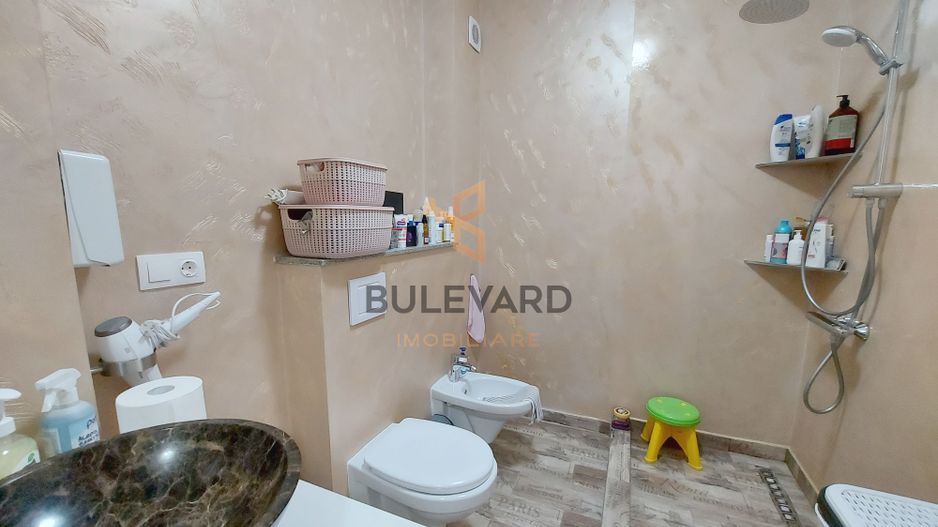 Apartament cu 3 camere+parcare, zona Terra! - Poză 8