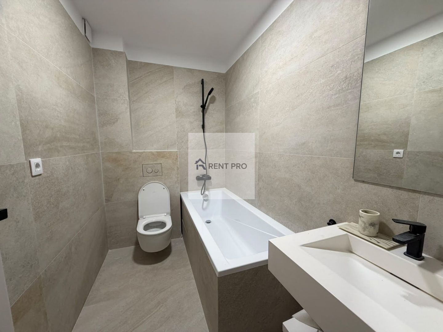 Apartament premium cu 3 camere de vânzare | 70 mp + terasă 145,5 mp | - Poză 6