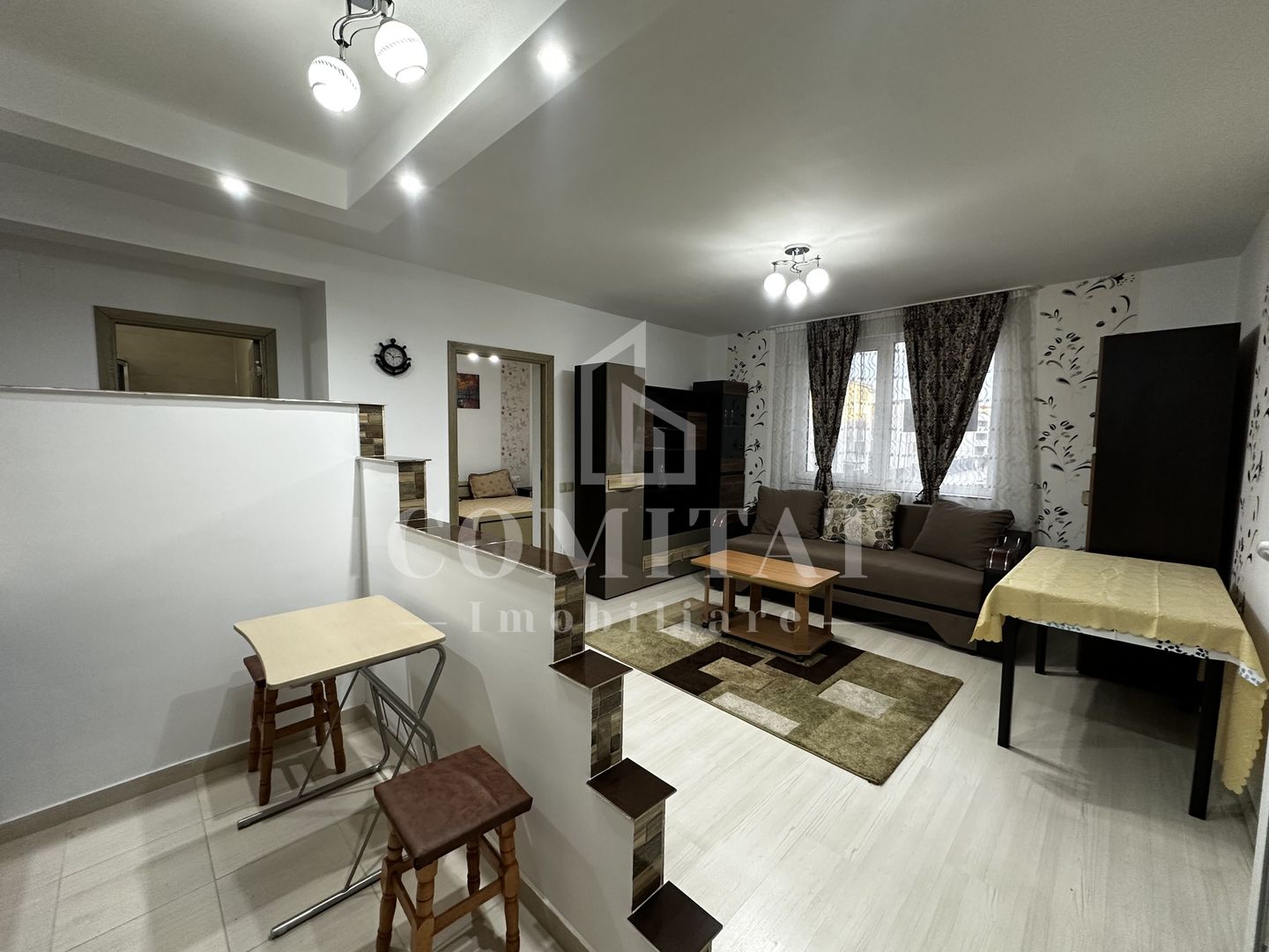 Apartament la etaj intermediar | 2 camere | Zona Str Porii - Poză 3