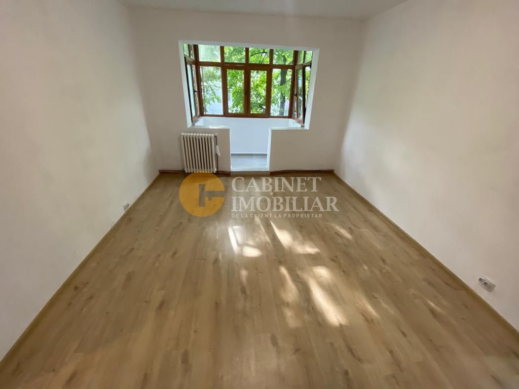 Etaj 2, zona Alexandru cel Bun 2 camere-liber mutare imediata - Poză 5