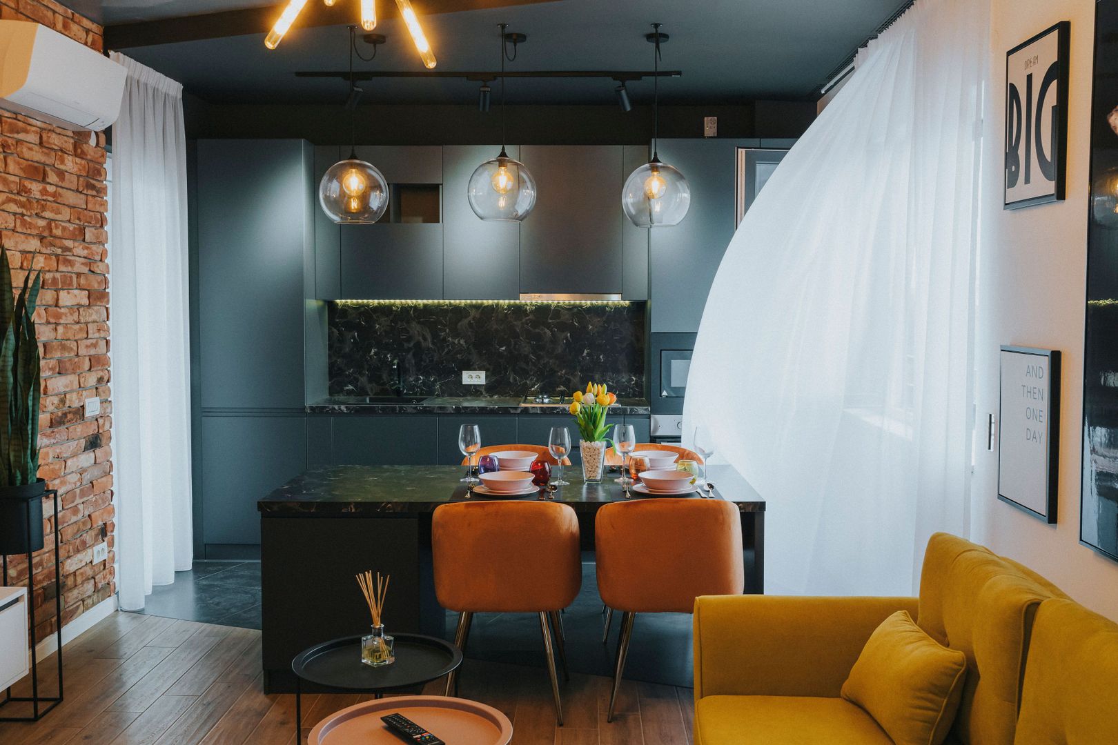 3 camere, ultracentral, Oradea. 215 000 E + TVA - Poză 15