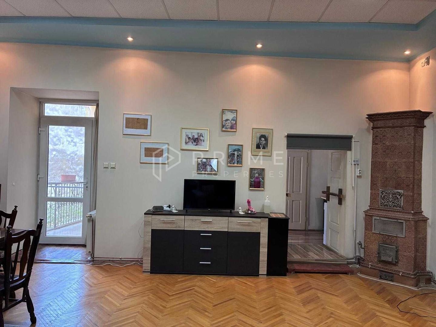 Apartament 3 camere, 80 mp, Ultracentral – Etaj 1, Tavan Înalt (3,9 m) - Poză 1
