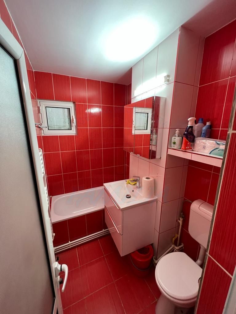 Inchiriem apartament cu 3 camere in centrul orasului, pret 500 euro - Poză 6