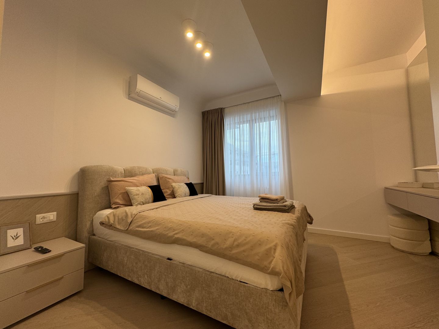 Apartament 3 camere de inchiriat parcare inclusa | Cortina North - Poză 8