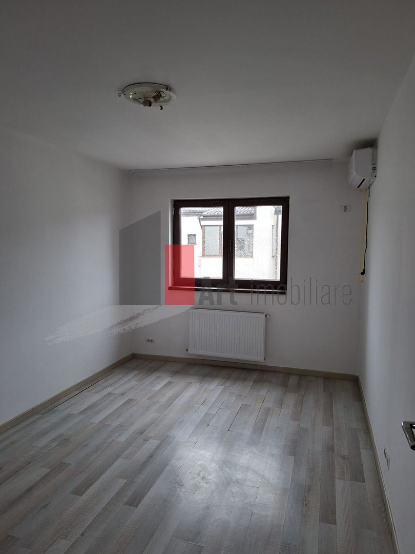 Apartament cu trei camere de vanzare-Metalurgiei-Aparatorii Patriei-cu centrala - Poză 2