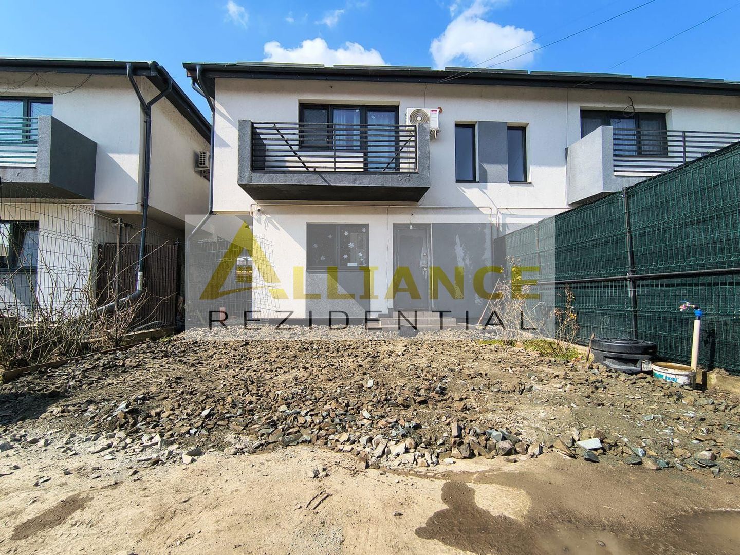 Duplex - 4 camere - 2 bai - 200mp teren - Poză 2