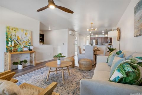 Servicii Adiționale și Specializate: