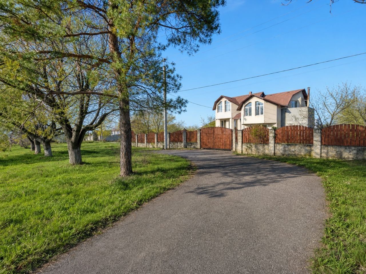 Casă în Doroțcaia – 140 m² | 13,71 ari | 6 camere + living - Poză 2