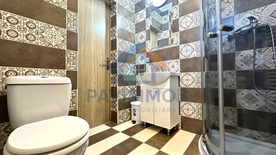 Casă de închiriat Sânpetru – curte + parcare - Poză 11