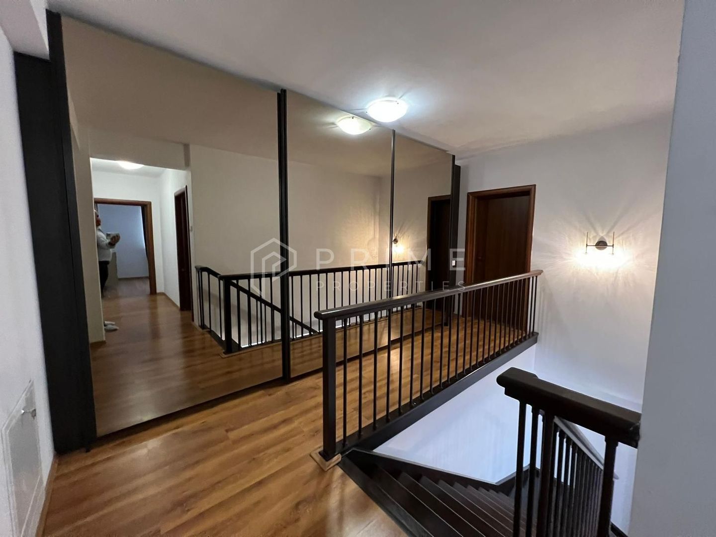 Închiriere Apartament de Lux, cu 4 camere – 137 mp, semicentral - Poză 4