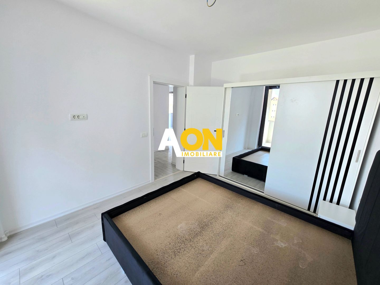 Apartament cu 3 Camere, Bloc Nou, Prima Închiriere, Zona Centru - Poză 8