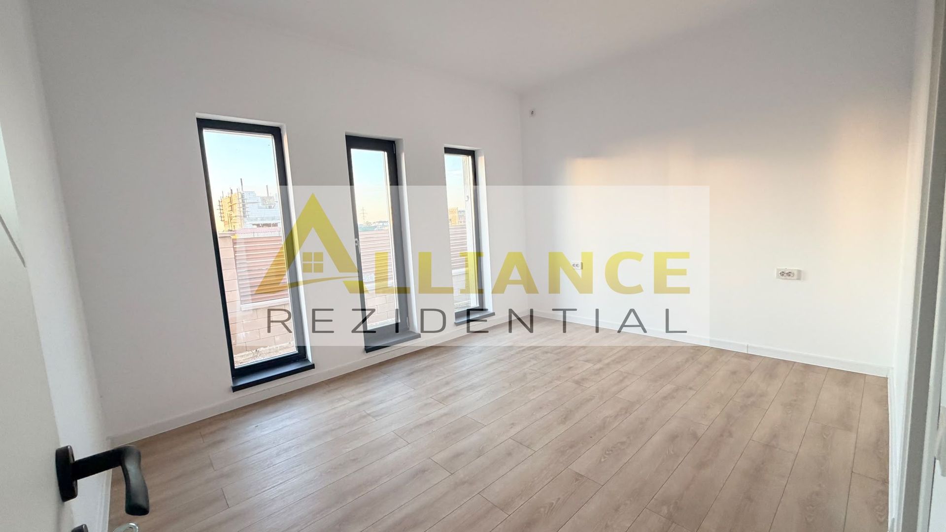 Casa moderna cu 3 camere, 2 bai si teren de 375 mp, aproape de STB - Poză 12