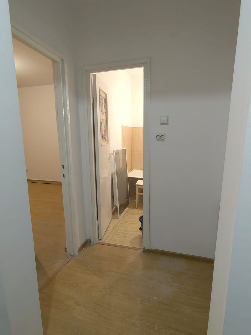 Garsonieră decomandată renovată recent 31 M² zona Lenin - Poză 6
