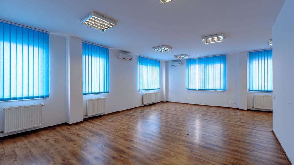 Cladire birouri cu parcari in incinta privata - Poză 2