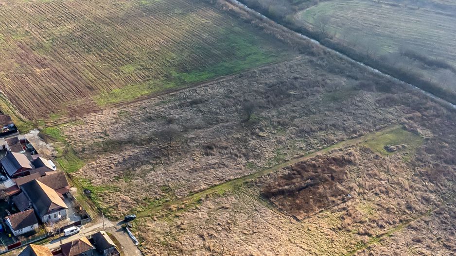 Pret redus Teren generos intravilan la 3 km de Primaria Arad - Poză 3